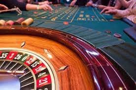 Fortune Ox game interface showing spin controls and symbol payout table on hebitop platform