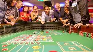 hebitop sportsbook showing multiple sports categories including MMA, football, and live-dealer games